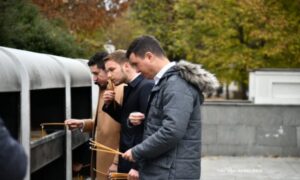 Novi gradonačelnik Banjaluke u Beogradu: Stanivuković upalio svijeću za patrijarha