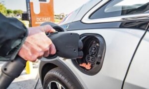 Zanimljiv test: Koliko treba vremena i energije da se ugrije električni auto?