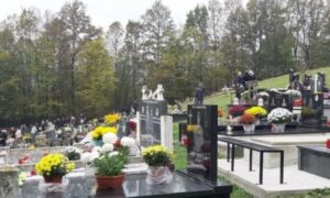 Povrijedio “mir pokojnika”: Poravnao tuđe grobove pa salio beton za porodičnu grobnicu