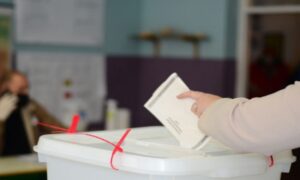 Do zatvaranja biračkih mjesta u Drvaru glasalo 51,6 odsto birača