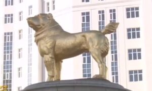 Priznanje životinji: Predsjednik posvetio šest metara visok kip omiljenom psu VIDEO