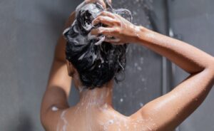 Najbolji trik za zdravlje kose: Stavite kašiku šećera u šampon, rezultati će vas iznenaditi