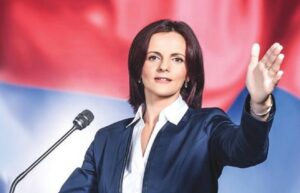 NOVO GORAŽDE Kandidatkinja SNSD Mila Petković proglasila pobjedu za načelnika