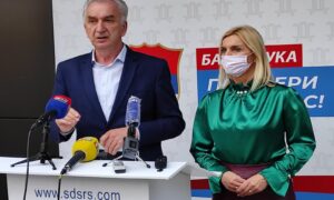 “Krši se Izborni zakon”: Šarović se protivi ograničavanju posmatrača na izborima