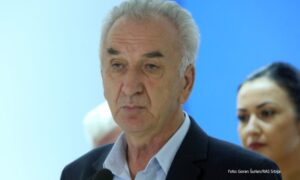Šarović: Vladajuća većina se smanjila na “zabrinjavajućih” 45 poslanika