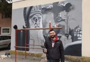 “Sve nas je zadužio”: Oslikan novi mural sa likom mitropolita Amfilohija u Srpskoj