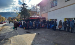 “Po vreću brašna dobilo 180 porodica”: Mozaik prijateljstva” podijelio donaciju iz Sarajeva