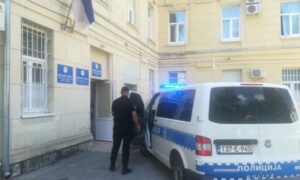 Alarmirana trebinjska policija! Iz korona izolacije došla u birački odbor