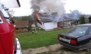 “Za sat ostao go i bos na ledini”: Kamera snimila strašnu buktinju u kojoj je “nestala kuća” VIDEO