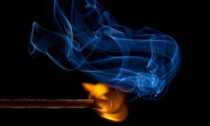 Stravična buktinja u bolnici: Pacijent htio da pripali cigaretu, pa zapalio sebe