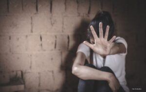 Ovo je prva žena osuđena za pedofiliju u Srbiji: Zlostavljala kćerku (12) svoje prijateljice