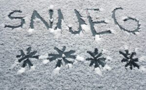 Živa na termometru ide i do minus 11: Na Crnogorskom primorju od ranog jutra pada snijeg