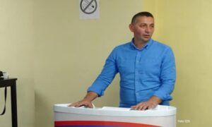 LJUBINJE Stevo Drapić pobijedio u izbornoj trci, SDS slavi