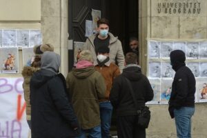 Nova buna u Beogradu: Studenti blokirali zgradu Rektorata