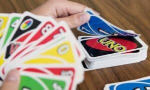 Da ne bi dolazilo do svađe: Tvorci igre Uno objasnili pravilo o zadnjoj karti FOTO