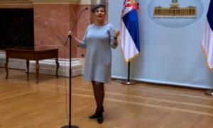 Veselo: Ana Bekuta zapjevala u Skupštini Srbije VIDEO