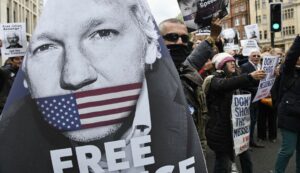 Svjetski mediji vrše pritisak na SAD: Traže prekid gonjenja Asanža