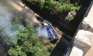 Brazil: Autobus sletio sa nadvožnjaka, poginulo 10 ljudi VIDEO