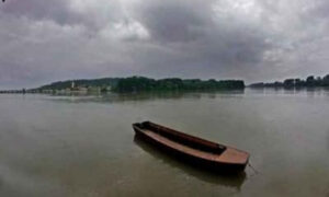 Neobična krađa “koštala ga” hapšenja: Ukrao čamac sa Dunava, pa ga na prikolici odvezao u svoje dvorište