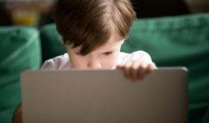 Struka ima riječ: Važne smjernice za bolju bezbjednost djece na internetu