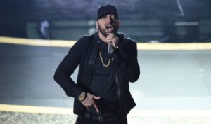 Čuveni reper oduševio fanove: Eminem iznenada objavio novi album VIDEO