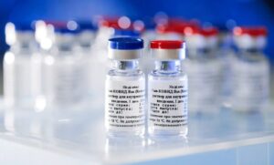 Svi se osjećaju dobro: Dobrovoljci primili dozu ruske vakcine “epivak korona”