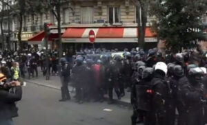 Nasilje na ulicama Pariza: Hiljade ljudi iskazale nezadovoljstvo zbog novog zakona o bezbjednosti