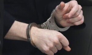 Razbojništvo s nožem u ruci: Osumnjičeni za pljačku kladionice završio iza rešetaka