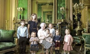 Stiže još jedna beba u porodicu: Kraljica Elizabeta postaće prabaka po deseti put