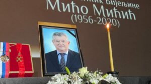 Održana komemoracija Mići Mićiću: Mnogi se oprostili od bivšeg gradonačelnika Bijeljine