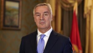 Ðukanović: Nasilno ustoličenje, neprimjerena upotreba sile protiv mirno okupljenih građana