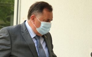 Bio u kontaktu sa zaraženom osobom: Milorad Dodik primljen u UKC RS