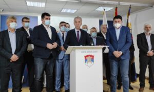 “Pred nama izazovan period”: Šarović na sastanku sa novim (grado)načelnicima iz SDS