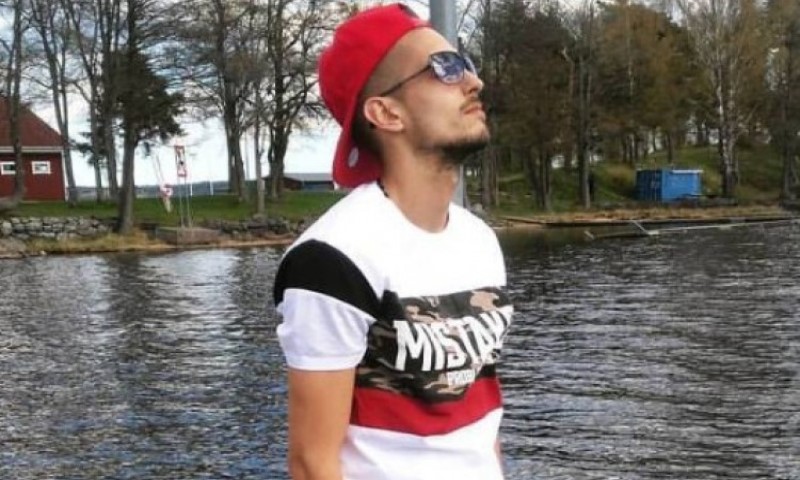Pogrešno mjesto i vrijeme: Snimao reklamu u kostimu Djeda mraza i dobio metak u nogu FOTO