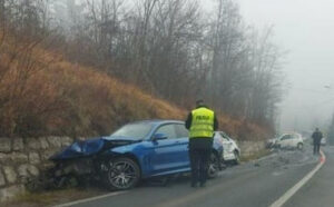 U sudaru tri vozila povrijeđene dvije osobe