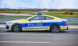 “Dušu dao” za presretača: Policijski automobil po mjeri njemačkih auto-puteva VIDEO