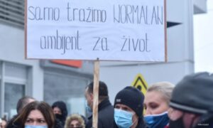 “Migranti nas napadaju i kradu”: Mještani Blažuja ponovo protestovali