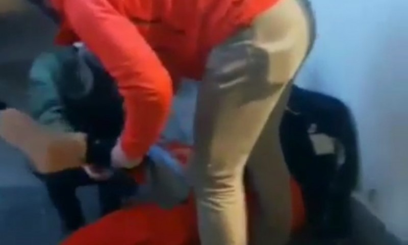 Uznemirujući video! Plač, jecaji i vriska nakon pucnjave u kojoj je dvoje ljudi ranjeno