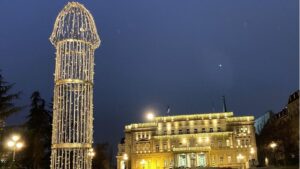 Ukras u centru Beograda: Umjetnik skulpturu poklonio  vlastima VIDEO