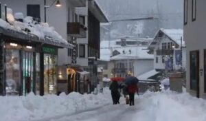 Na sjeveru Italije snijeg i poplave poslije nevremena VIDEO