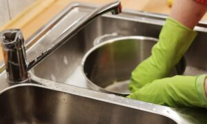 Pitanje koje muči sve domaćice: Evo kako da se riješite neprijatnih mirisa iz sudopere