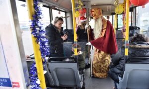 Na radost najmlađih: Sutra praznična vožnja sa Svetim Nikolom i Djeda Mrazom u Banjaluci