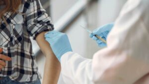 Korona virus i njegov uticaj na najmlađe: “Oksford” planira testiranje vakcine i za djecu