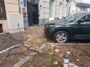 “Srušeno je pola grada”: Gradonačelnik Petrinje zatražio hitnu pomoć