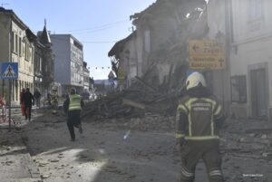 Teški dani! Vatrogasci povrijeđeni prilikom sanacije posljedica zemljotresa na zgradama