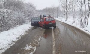 Nesvakidašnja saobraćajka na putu! Svekar teško povrijeđen nakon “sudara sa snahom”