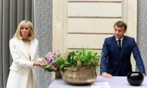 Nema krize ni u doba korone: Bračni par Makron samo na cvijeće potrošio 600.000 evra