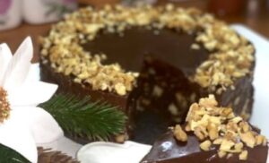 Za prazničnu trpezu: Čokoladna torta sa čajnim kolutićima VIDEO