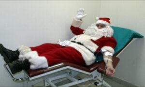 Tradicija se ne prekida! Djed Mraz sedmu godinu zaredom darovao krv