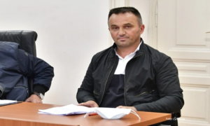 Tražio od 50.000 do 100.000 KM: Još jednog političara u BiH stigla zakonska kazna